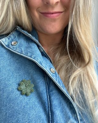 Tohle počasí úplně nutí vytáhnout džísku. A ať to není taková nuda, přidala jsem si i kousek štěstí. Už máte i vy svoji...